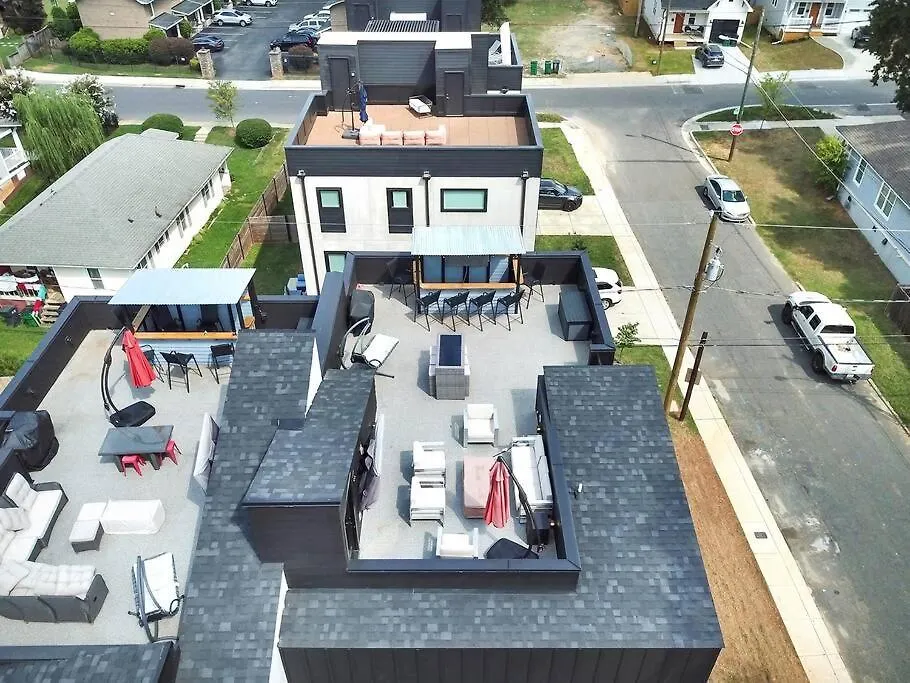 Βίλα Amazing Location! Rooftop Patio, Pool & Game Room! Σάρλοτ