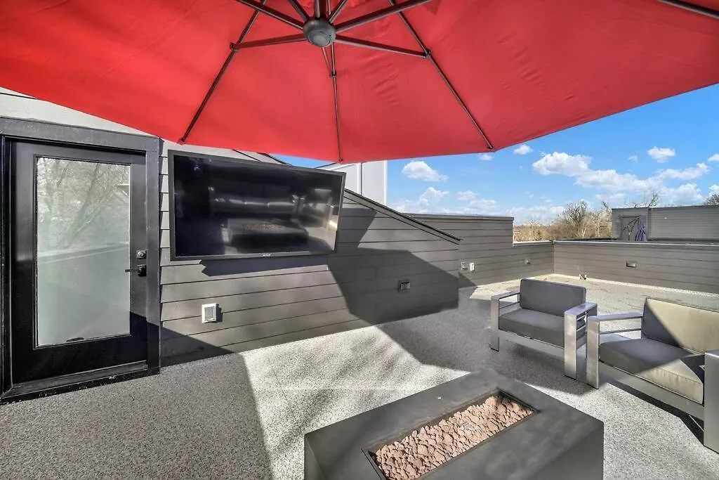 Amazing Location! Rooftop Patio, Pool & Game Room! Σάρλοτ