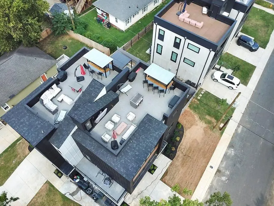 Amazing Location! Rooftop Patio, Pool & Game Room! Σάρλοτ Βίλα