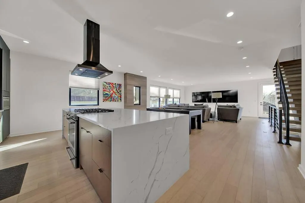 Amazing Location! Rooftop Patio, Pool & Game Room! Σάρλοτ Ηνωμένες Πολιτείες της Αμερικής